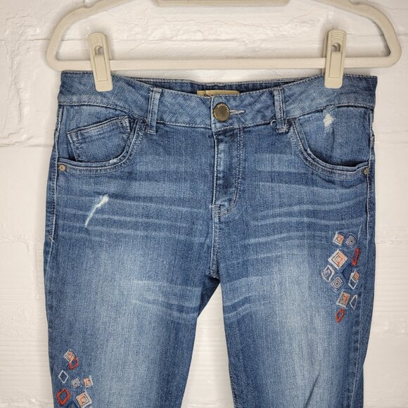 Democracy Women's Size 10 Jeans Girlfriend Distressed Embroidered - Picture 3 of 8